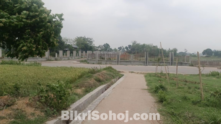 South-Facing Lakefront Plot for Sale in RAJUK Purbachal